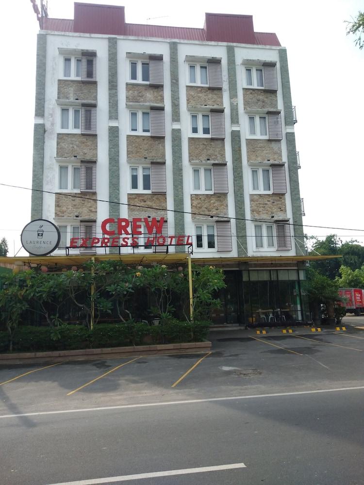 Crew Express Hotel Lubukpakam Exterior photo